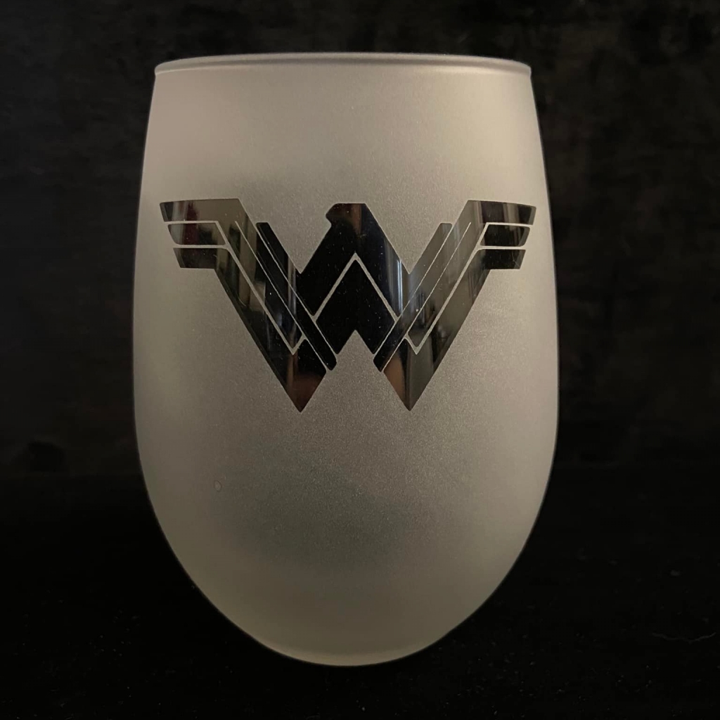 Wonder Woman Frost Etched Wine Glass